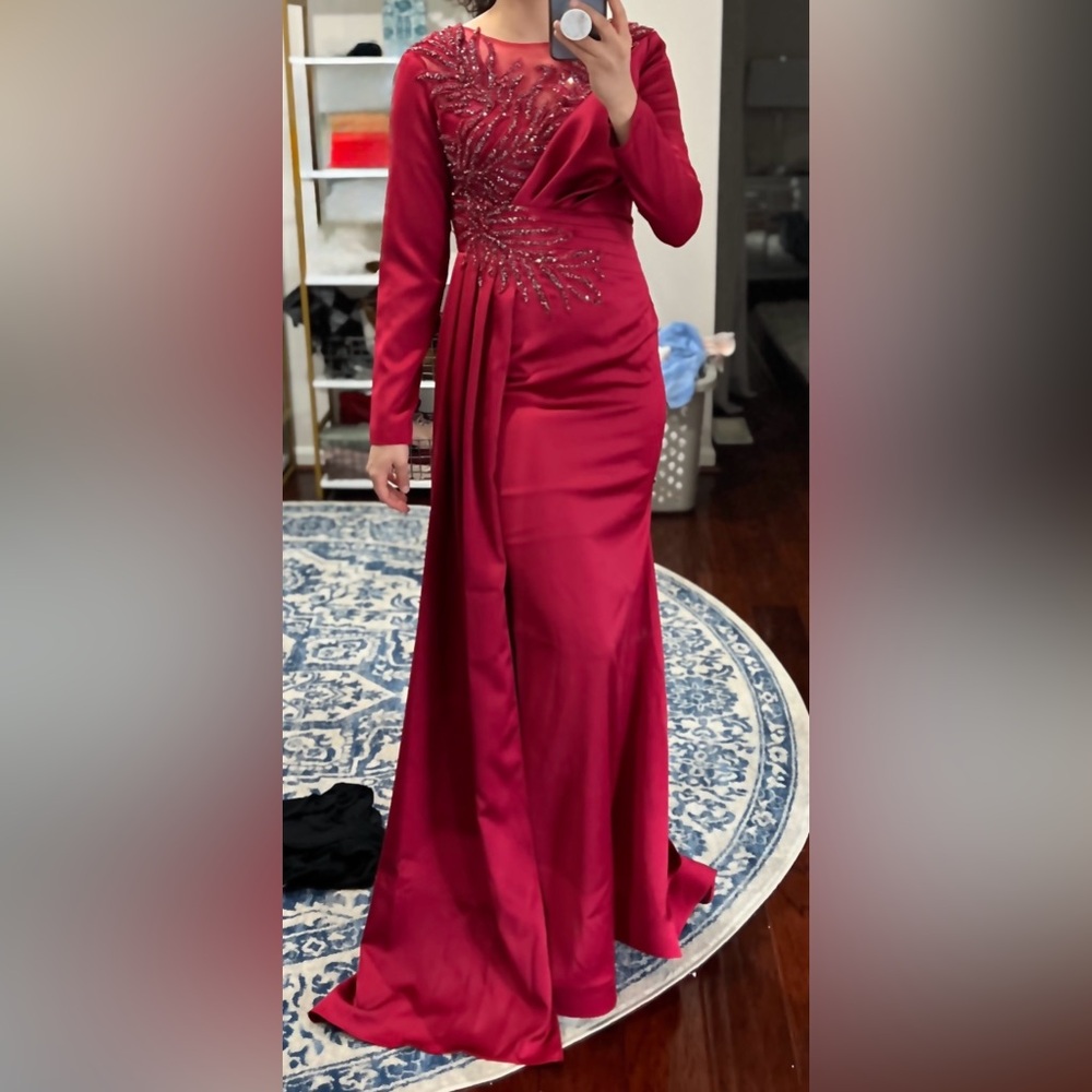 Elegant berry pink Evening gown